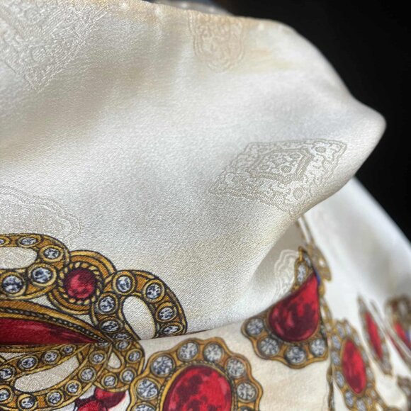 Vintage CHANEL Cream Gold Pearl & Ruby Jacquard Scarf Square Silk Carre 90 35" - Picture 16 of 16